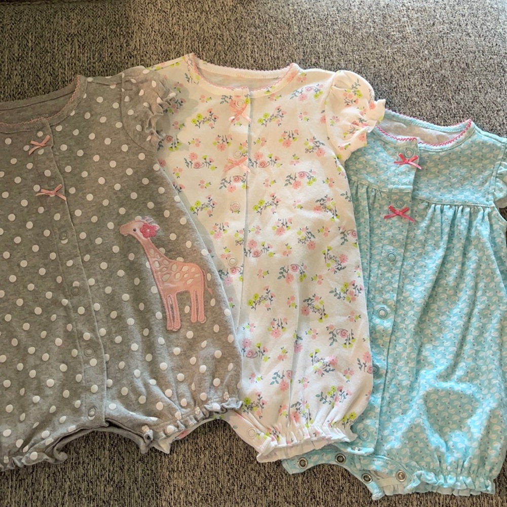 Simple Joys by Carter’s 3 piece romper with flutter sleeves and snaps